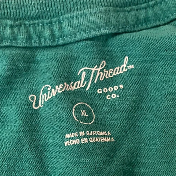 Vacay Bundle shirts and shorts - Picture 5 of 6